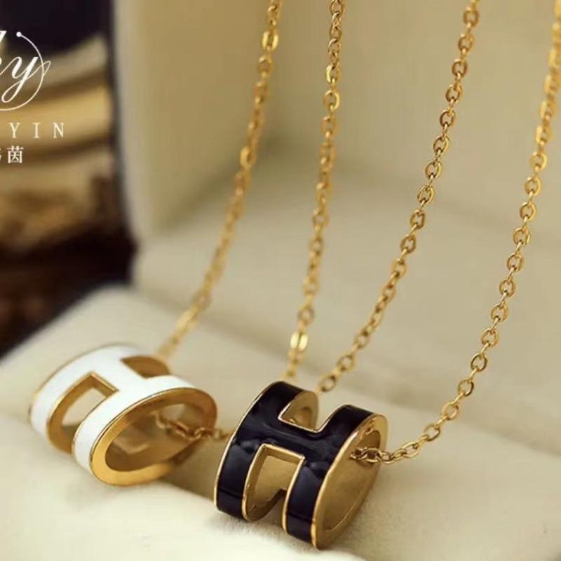H Letter Pendant Necklace Women Simple Clavicle Chain Fashion Jewelry