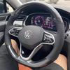 Accesorii pentru interiorul mașinii – Mânere şi huse pentru volan