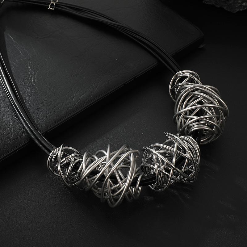 Подвеска-линия нишевая бижутерия с характером женское простое универсальное короткое ожерелье