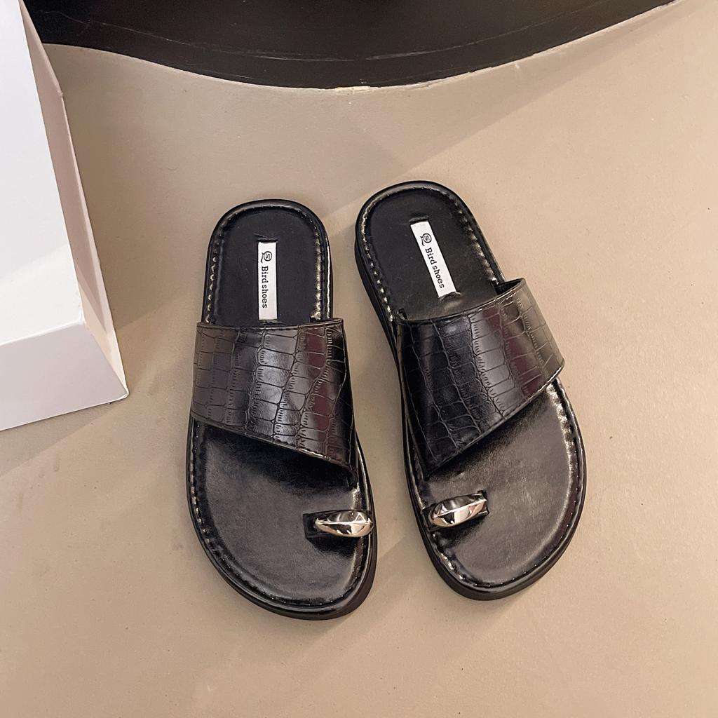 2025 Summer New European Products Personalized Toes European and American Style Flat Bottom Cool Slippers Women Wear Beach Sandals Soft Sole Drag