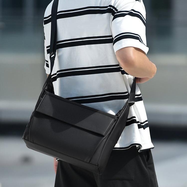 Casual Waterproof Messenger Bag Shoulder Bag