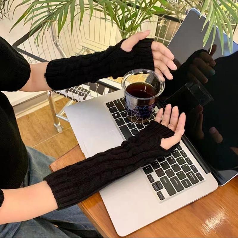 Sleeves Winter Warm Long Sleeves Wrist Half Finger Design Touch Screen Fashion Decorative Clothing Accessories