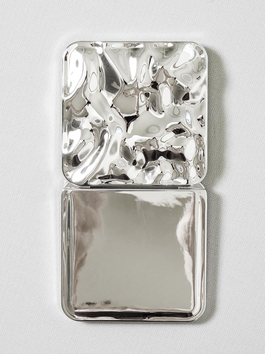 Шикарное складное квадратное двустороннее зеркало для макияжа с волнистой поверхностью, увеличение 1x/2x 1ea