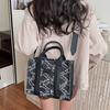 Borsa a tote in denim con bordo grezzo borsa a mano da donna