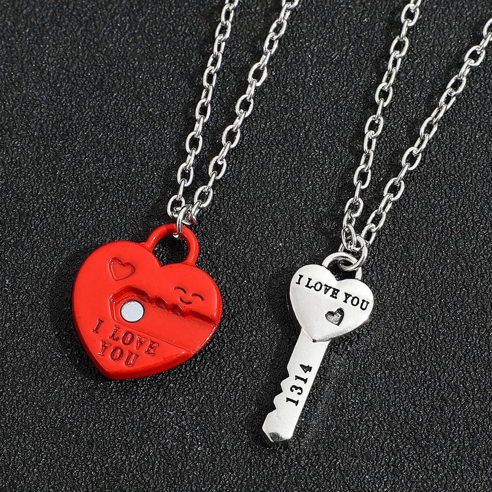 Couple love key, magnet buckle necklace, men's and women's pendant set, heart-shaped love letter necklace.