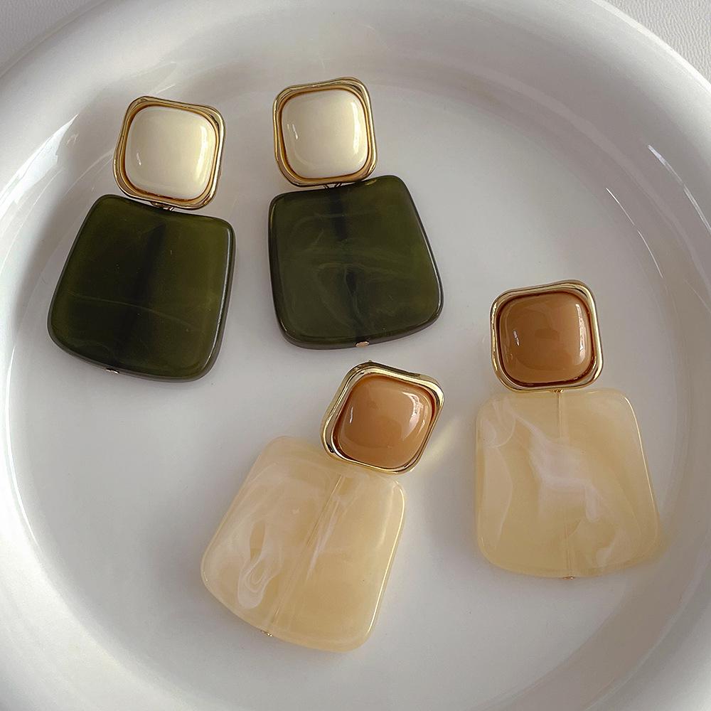 Niche Design Irregular Square Resin Earrings with S925 Silver Needle - Geometric Retro Color Block Dangle for Versatile Styling.