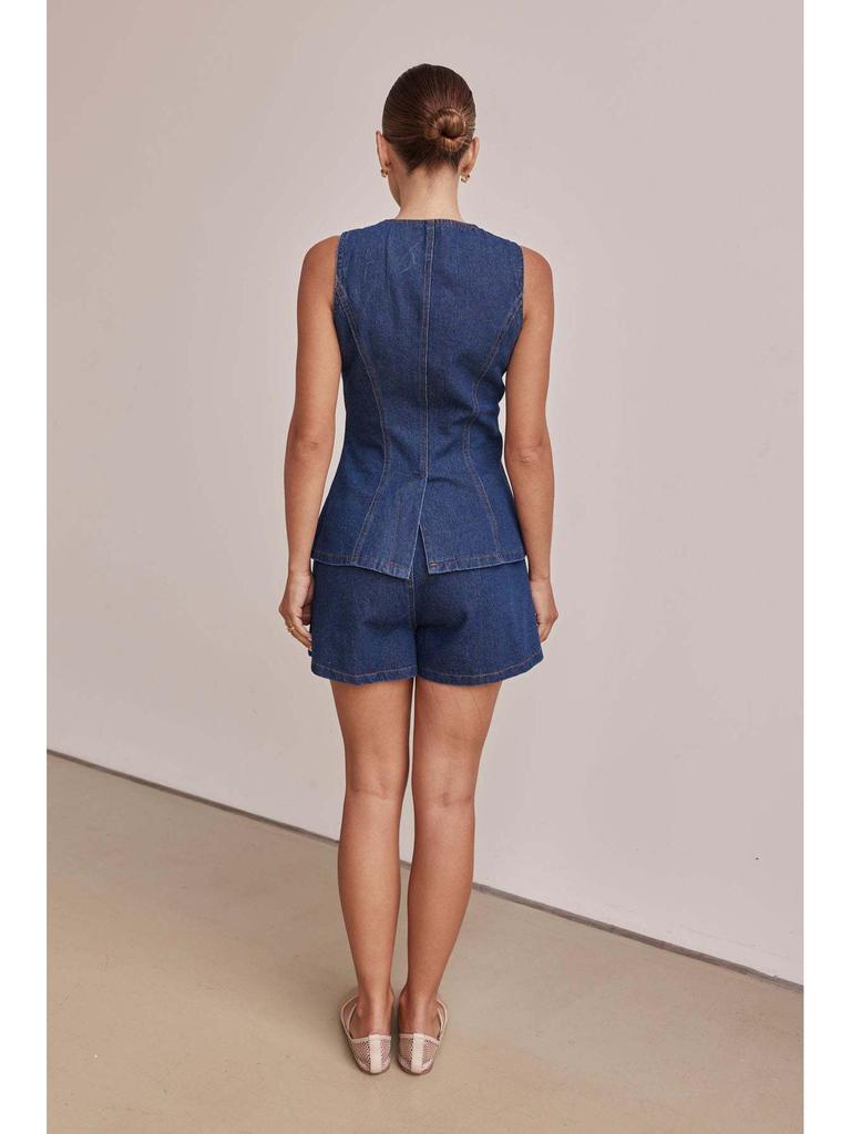 Sleeveless Denim Two-Piece Set for Women: Button Design High-Waisted Shorts, Trendy & Casual European-American Style 2026.