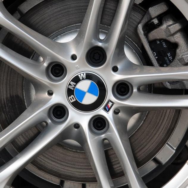 Car Steering Wheel Hub Caps Center Emblem Badge Sticker DIY Sticker For BMW M E90 E91 E92 E93 E60 E61 F10 F07 E63 E64 F12 F13
