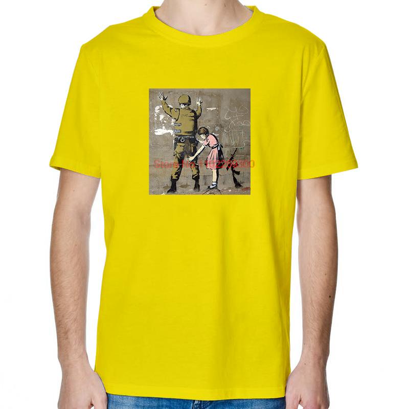 Letnie Bawełniane Nowe Koszule i Koszulki Banksy Dziewczyna Żołnierz Vintage Graficzne Koszulki Moda Streetwear Oddychająca Koszulka z Nadrukiem