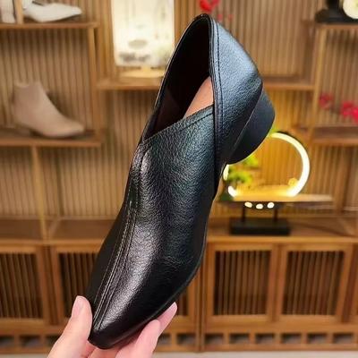 Scarpe basse da donna in pelle stile retrò 2025, tacco spesso, bocca poco profonda, suola piatta, autunno nuovo, francesi, a un pedale, comode, suola morbida