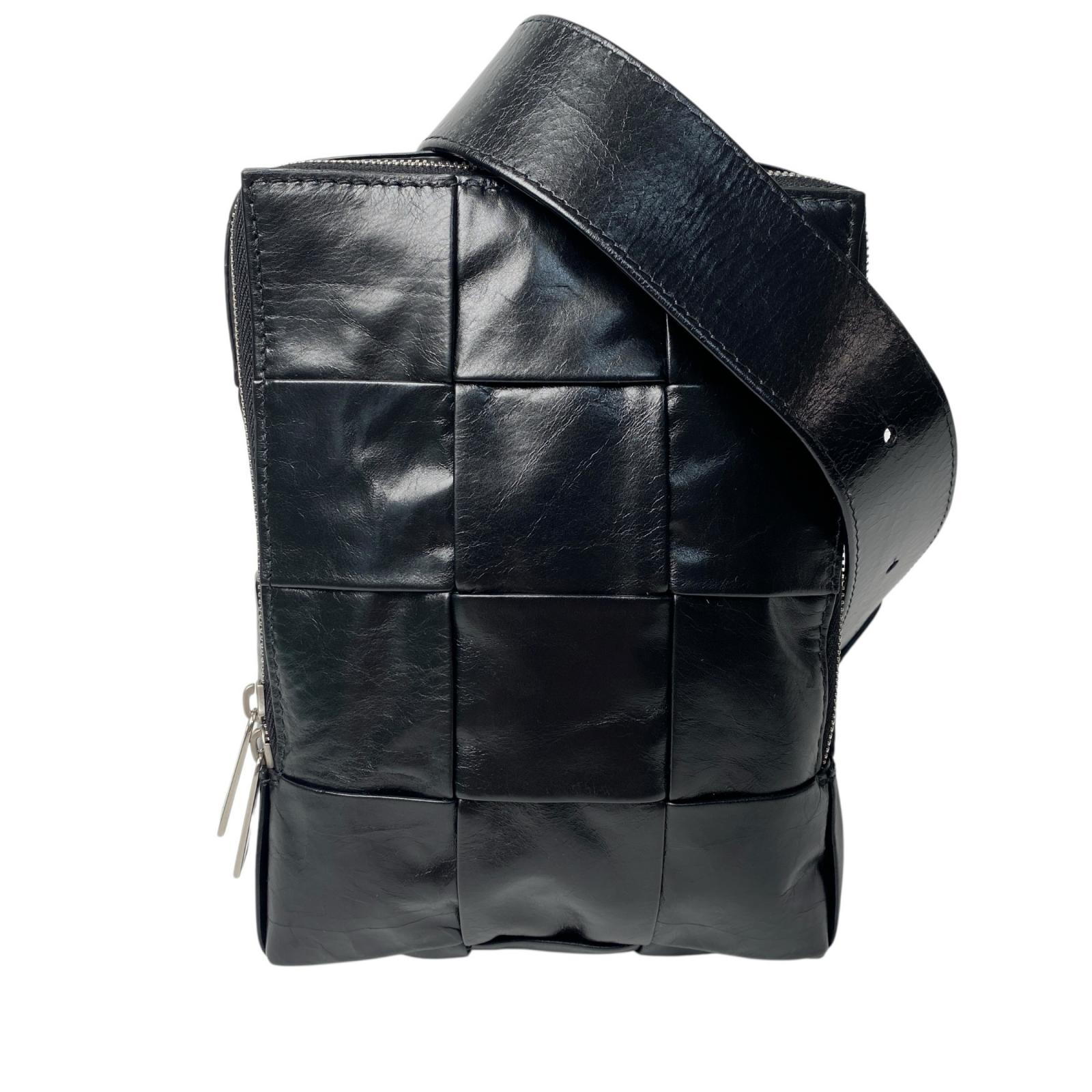 

Used BOTTEGAVENETAbody bag black leather mens