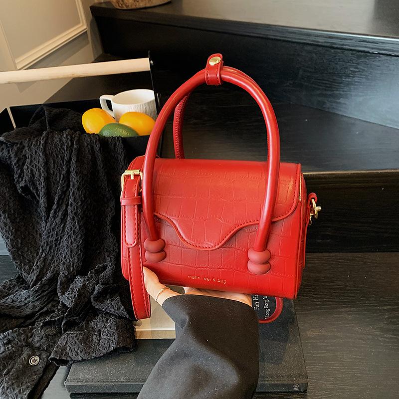 

Small bag women s summer new fashion shoulder messenger bag popular portable small square bag красный