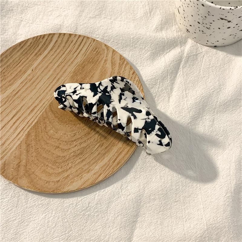 1pc Black and White Cow Color Grip Clip, New Ins Hair Clip, Butterfly Hollow Hair Clip, Back of the Head Hair Clip, Hair Clip