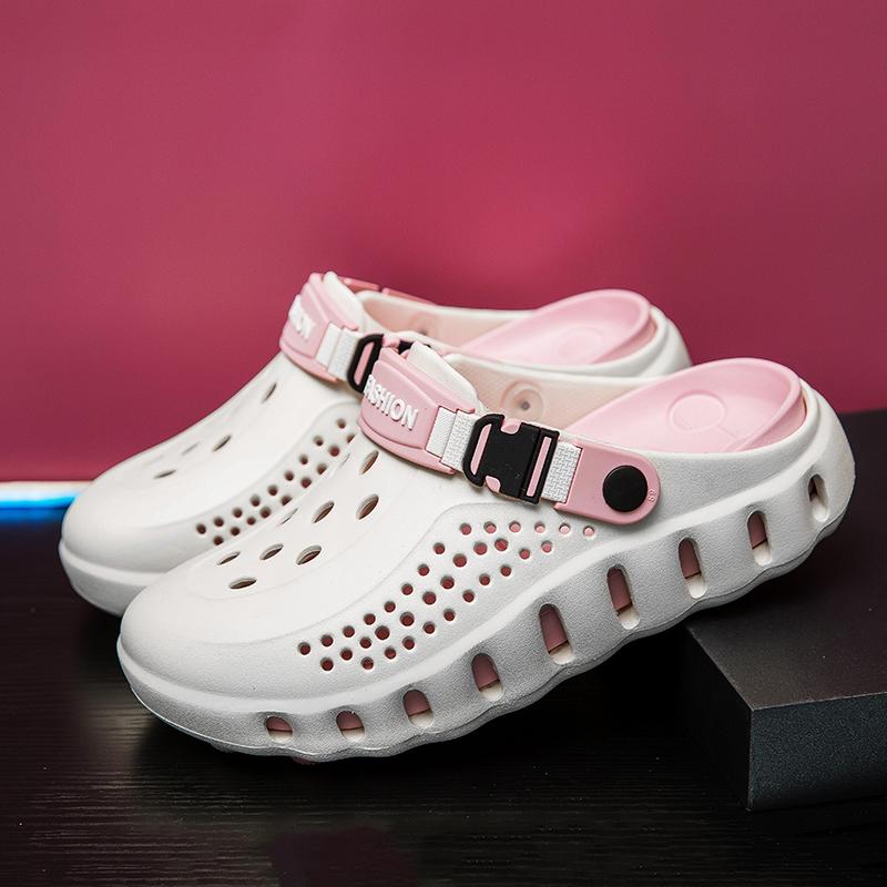 New Men Sandals Outdoor Soft Thick Sole Slides Breathable Sandals Non-Slip Garden Clogs Lightweight Summer Beach Slippers