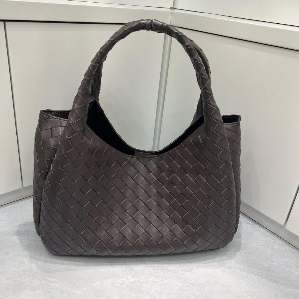 Retro Woven Genuine Leather Shoulder Bag for Women - Large Capacity and Versatile Summer Style