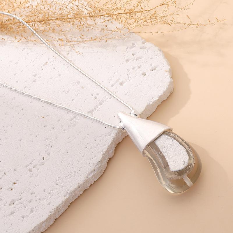 European and American light luxury water drop pendant necklace women's simple fashion metal long sweater chain high-end accessories