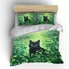 Schwarze Katze zwischen üppigen Kleeblättern Druck Bettwäsche Set 1 Bettbezug 2 Kissenbezüge Für Erwachsene Und Kinder Luxuriöses Geschenk Vollgröße