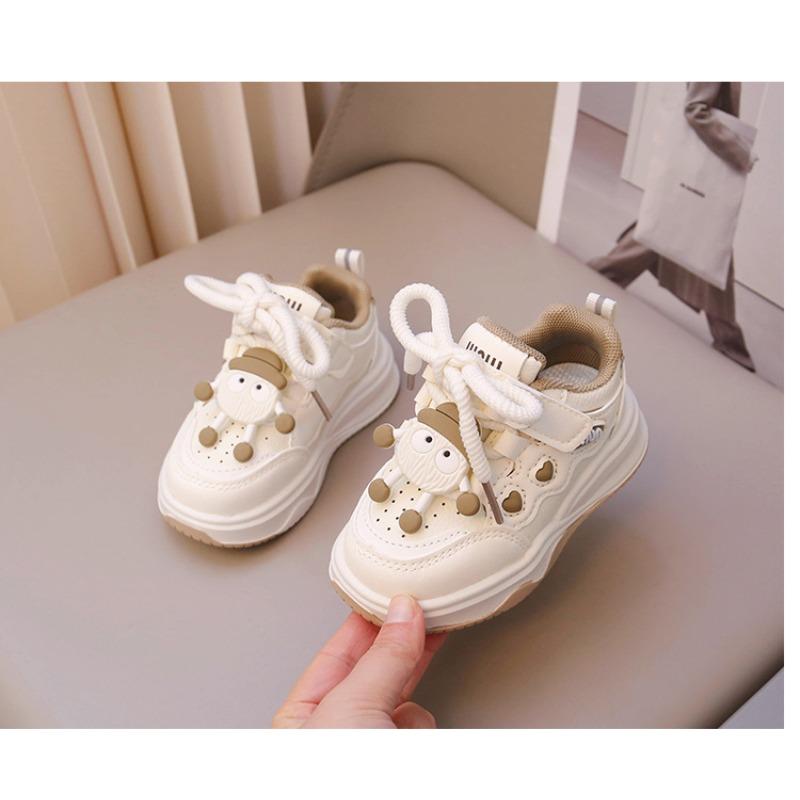 Children's Little White Shoes Spring and Autumn New Girls Cartoon Pendant Low-top Board Shoes Korean Version of Boys Breathable Sports Shoes