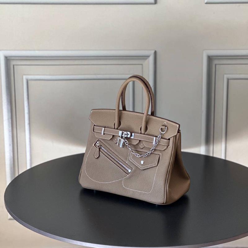 2024 m. retro stiliaus natūralios odos motociklo rankinė moterims – geometrinis raštas su grandinėlės detalėmis