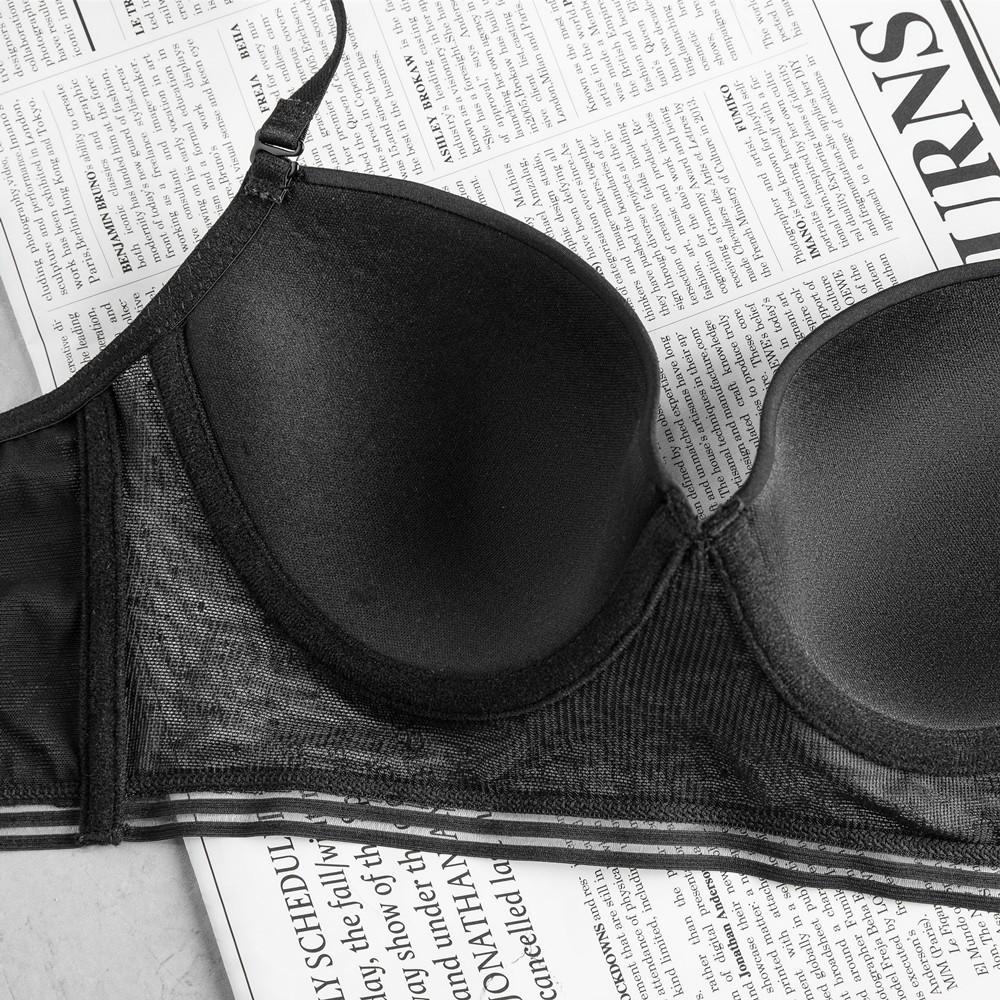 The new U-shaped big halter and beautiful back underwear is smooth and seamless, sexy underwear with big breasts and small breasts, bra bra.