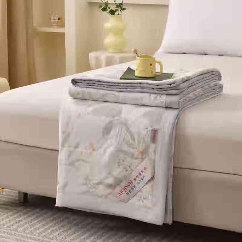 Aiqiwu Bamboo Scent Summer Quilt
