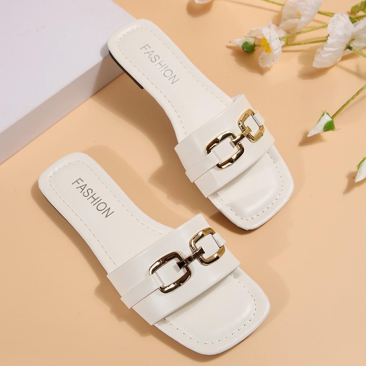 

Женские шлепанцы большого размера на плоской подошве, летние новинки 2025 года, с квадратным носком и металлической пряжкой, повседневные пляжные прохладные шлепанцы 43 белый
