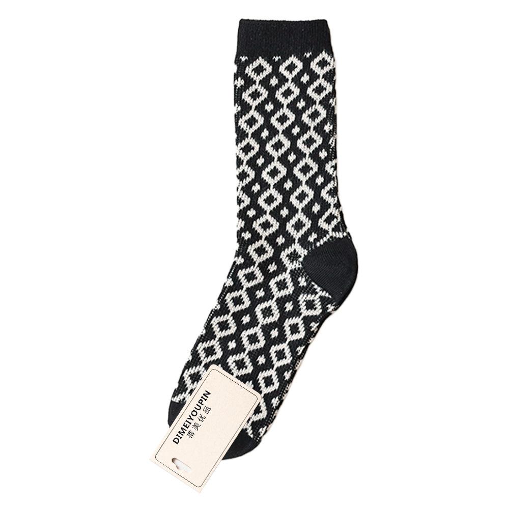 Breathable Mid-calf Socks, Sporty Retro Artistic Pile Socks for Autumn and Winter