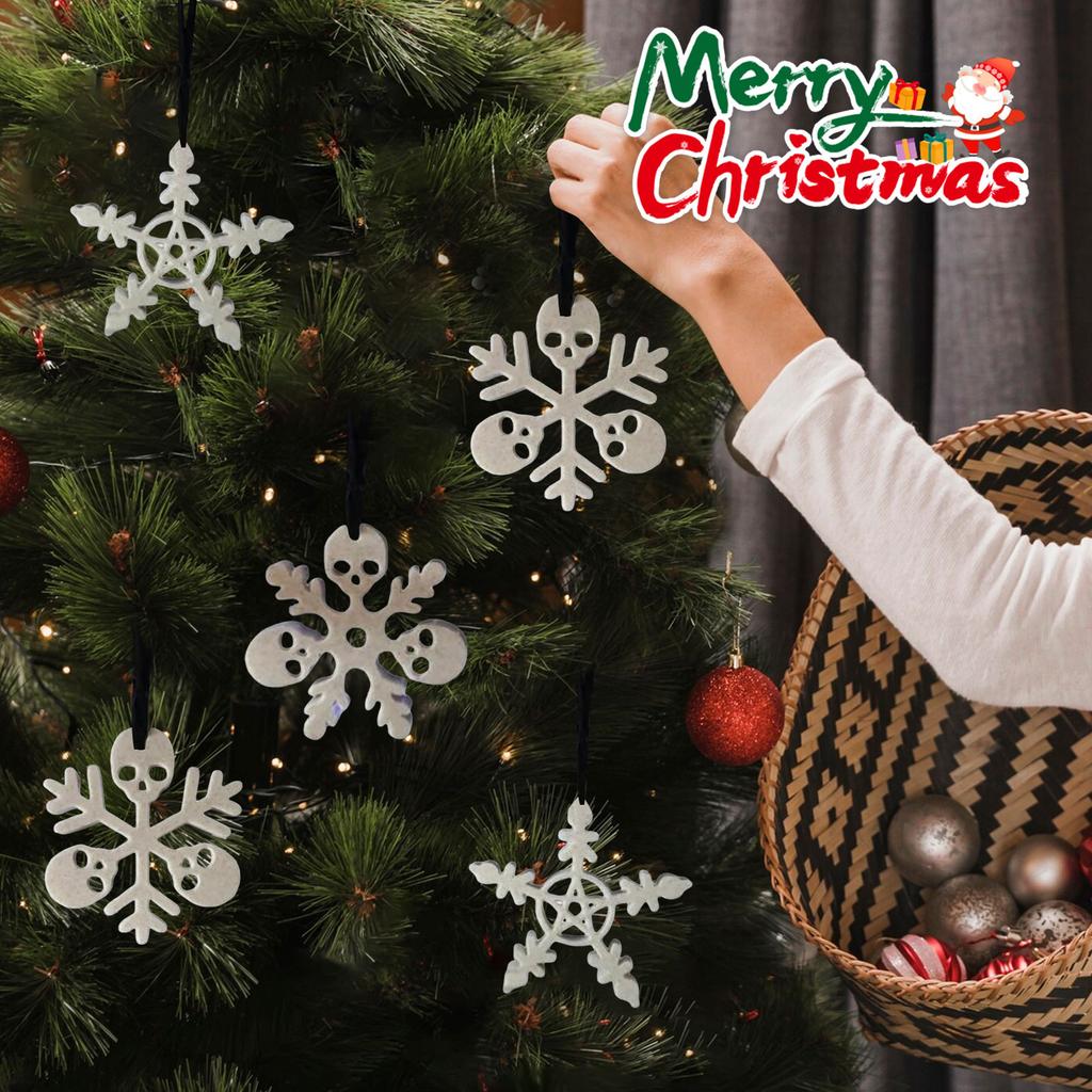 Skeleton Snowflake Tree Jewelry, With A Shape Paired With Snowflake Patterns, Suitable For Decoration And Adding A Unique Festive Atmosphere.