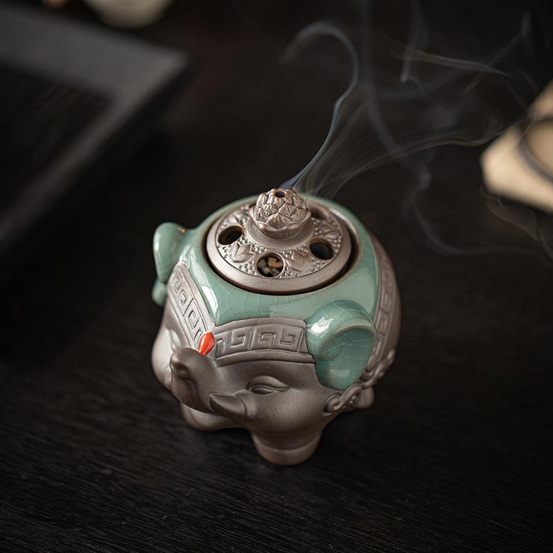 Creative Ceramics Mini Aromatherapy Furnace, Home Indoor Zen Tea Ceremony Decorations, Elephant Shape, Small Incense Burner, 1Pc