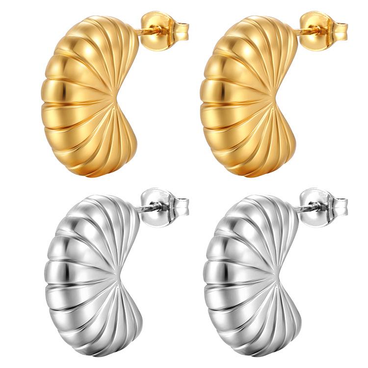 The Exquisite Small Xinqing Model Has 18 Gold Stainless Steel Earrings In The Furnace, and 316 Earrings Are Not Allergic.