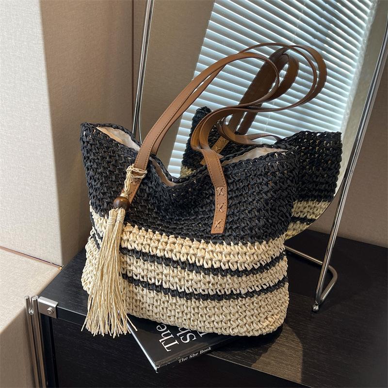 

Large capacity straw woven bag women s new summer seaside woven beach bag leisure commuter tote bag чёрный