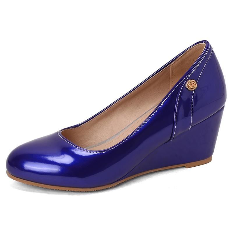 

Классические женские туфли на танкетке, модные белые, красные, синие танкетки, свадебные, офисные туфли, женские туфли-лодочки для платья, весна 2025, удобные 39 синий