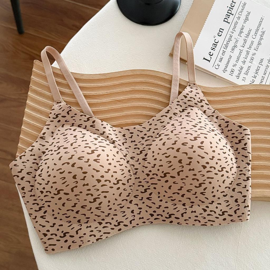 Ladies Spring and Summer Thin New Small Breast Gathers No Steel Ring Anti Light No Trace Beauty Back Underwear