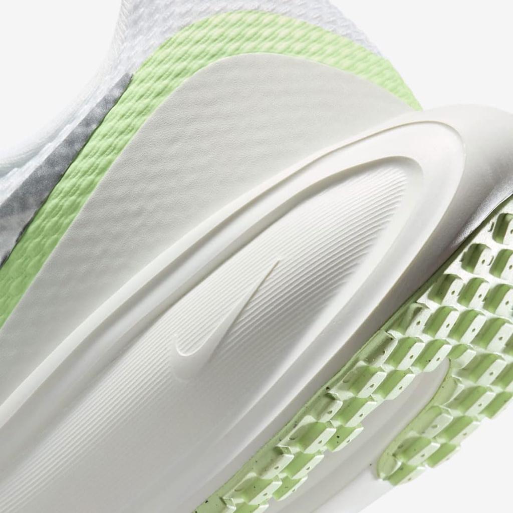 Revolution 8 W Revolution 8 Silver [Nike] White/Barely Volt/Volt/Metallic HJ8485-100 24.0cm