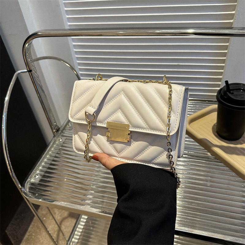 Fashionable Quilted Polyester Crossbody Bag For Women With Chic Street Style Design