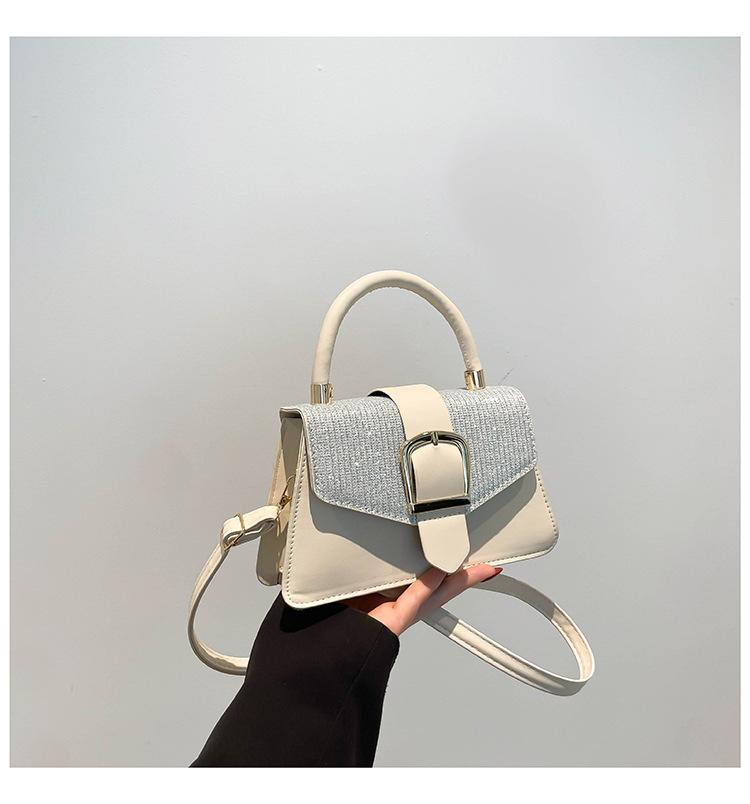 Korean Version of the Retro and Fashionable Portable Simple Temperament Bag 2025 New Casual and Beautiful Foreign Style Shoulder Messenger Bag