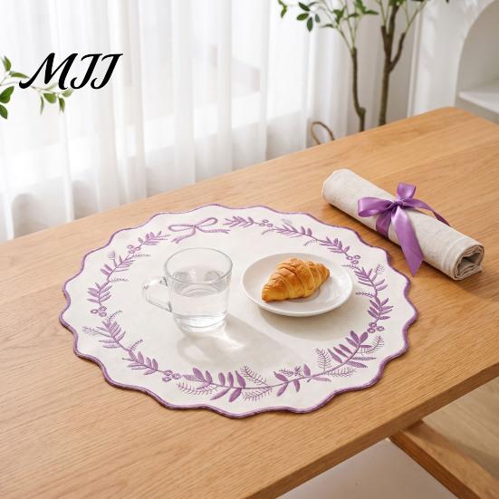 Heat Resistant Table Mats for Hot Dishes Embroidered Round Placemat, 15 Inch Scalloped Leaf Bow Embroidery Durable Fabric Kitchen Washable Insulation