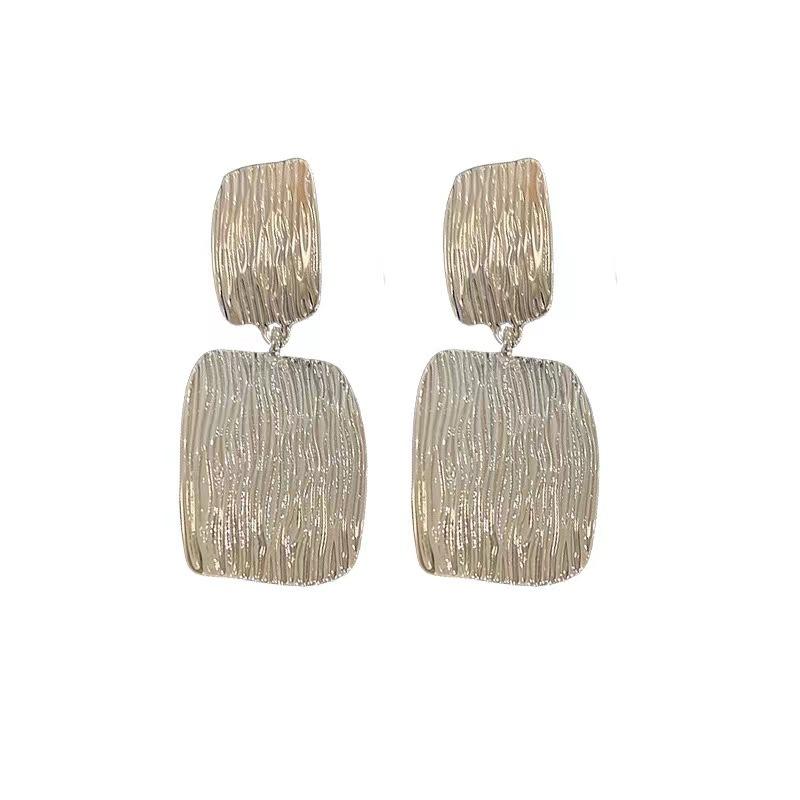 Orecchini Quadrati a Strisce Stile Metallo Tide alla Moda e Versatili Orecchini a Bottone di Alta Gamma Orecchini Donna