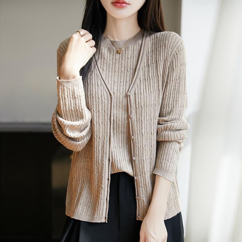 Leichte Strickjacke für Damen aus 50 % Wolle und 50 % Maulbeerseide – vielseitige Strickware für 4 Jahreszeiten für ganzjährigen Komfort und Stil