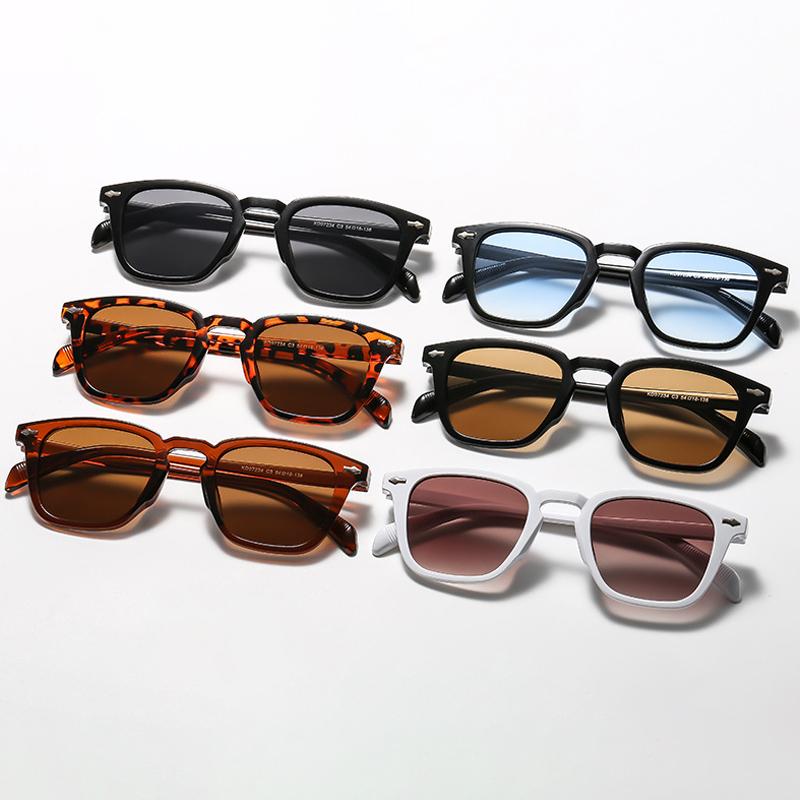 New Retro Square Rivets Sunglasses Women Shades UV400 Fashion Punk Trending Clear Gradient Men Sun Glasses