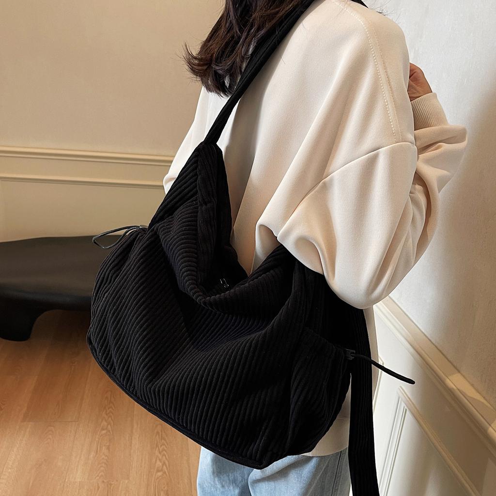 Large Capacity Velvet Bag Women's Autumn and Winter New Fashion Solid Color Retro Tote Bag Literary and Casual Messenger Bag