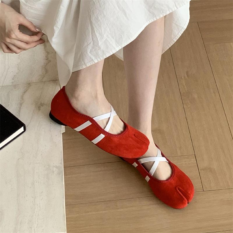 Fashion IPPEUM Tabi Sneakers Ballerina Shoes Women 2025 New Split Toe Ballet Flats