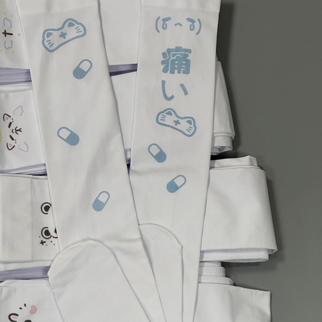 Gothic Japanischer Cartoon-Print Lange Socken Mode Kawaii Niedlich Weiß Dünn Studentensocke Weites Bein Stretch Cool Wadenlang Strumpfwaren)