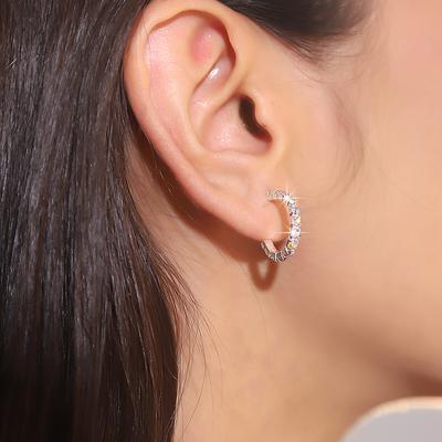 Boucles d'oreilles simples et polyvalentes en strass, sens du design de niche, boucles d'oreilles de tempérament, boucles d'oreilles de luxe brillantes pour femmes, bijoux