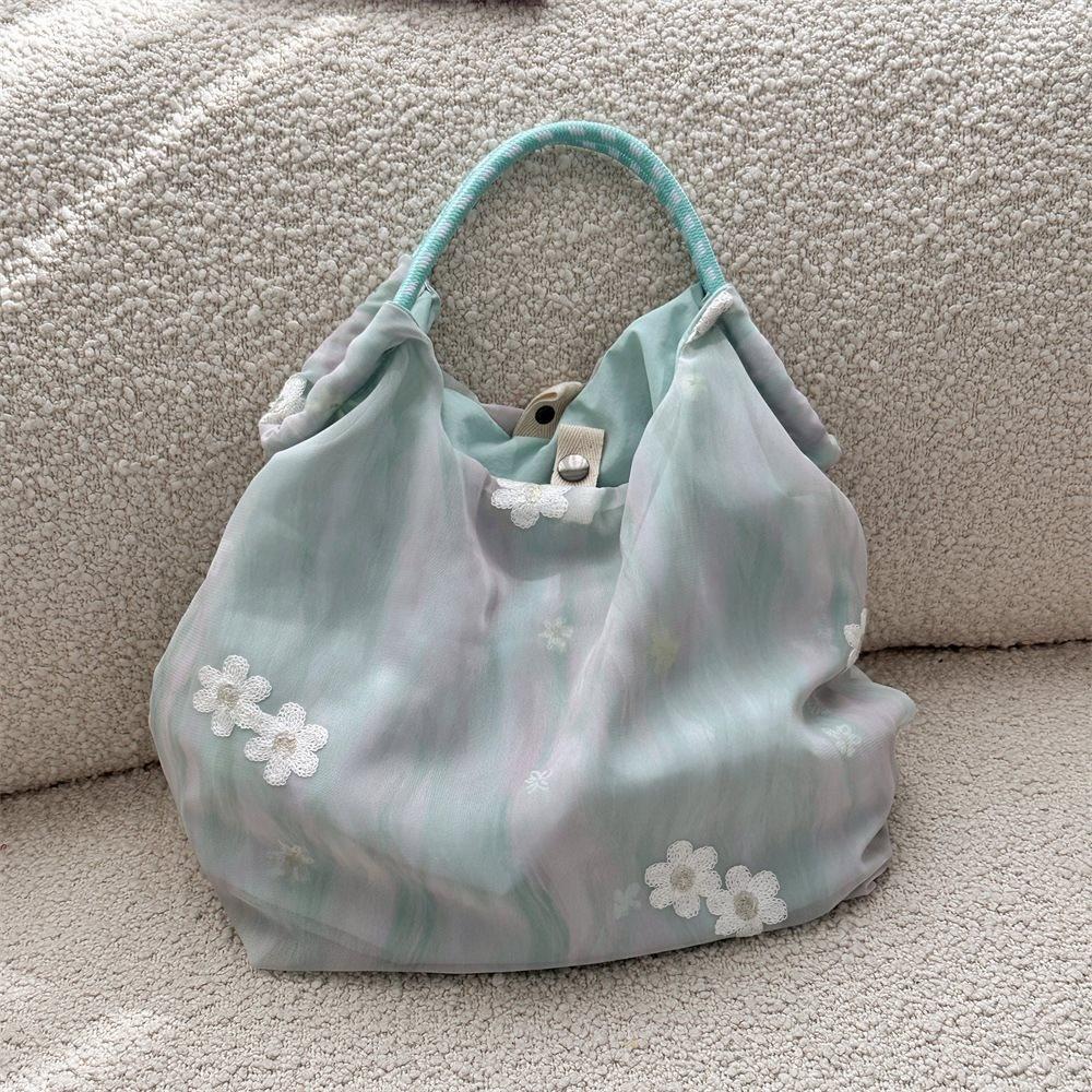 

Artistic Daisy Print Canvas Bag In Charming Blue For Fashionable Daily Commuting Green Daisy