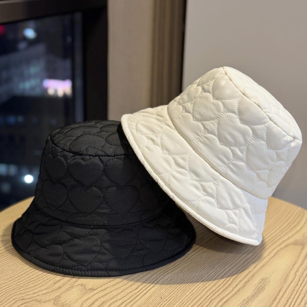 Korean-style Ultra-light Heart-shaped New Fisherman Hat for Women, Warm and Face-slimming Bucket Hat with a Round Top, Down Cotton Basin Hat, Trendy