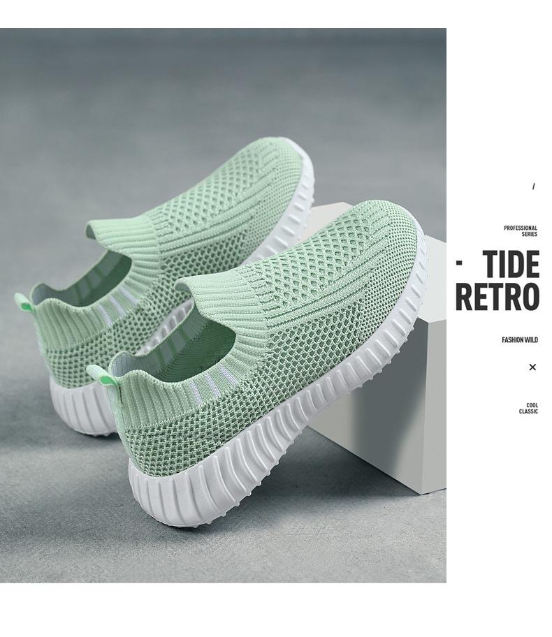 Boys' Breathable Mesh Slip-On Running Shoes - Spring/Autumn 2024