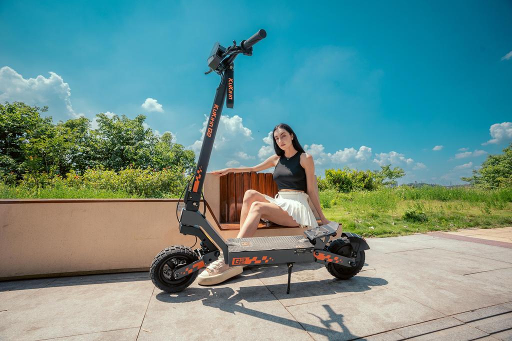 Kukirin G2 Electric Scooter 800W Motor Range 55 KM 48V 15AH 10 Inch Tires 7-light Safety System E-Scooter