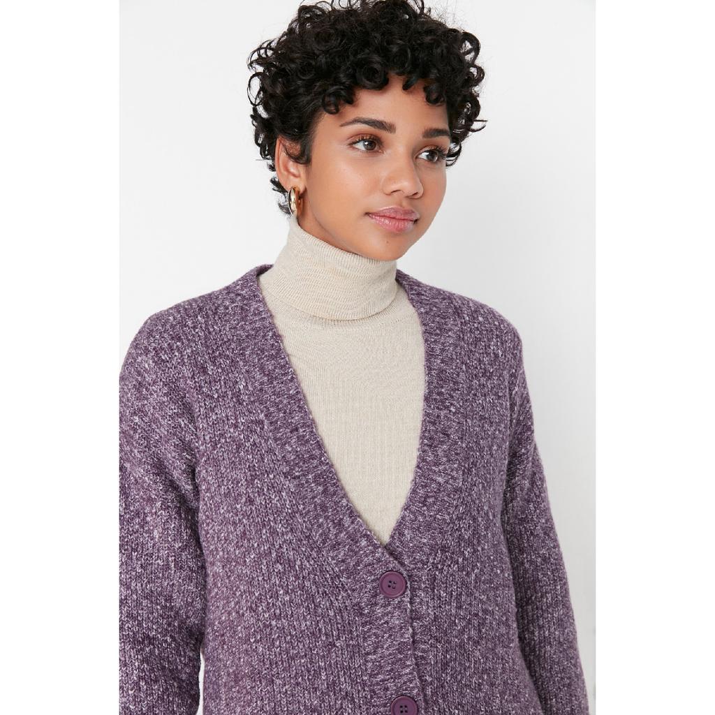 Beige gestrickte Strickjacke mit V-Ausschnitt und Knöpfen Tctaw22hi0397