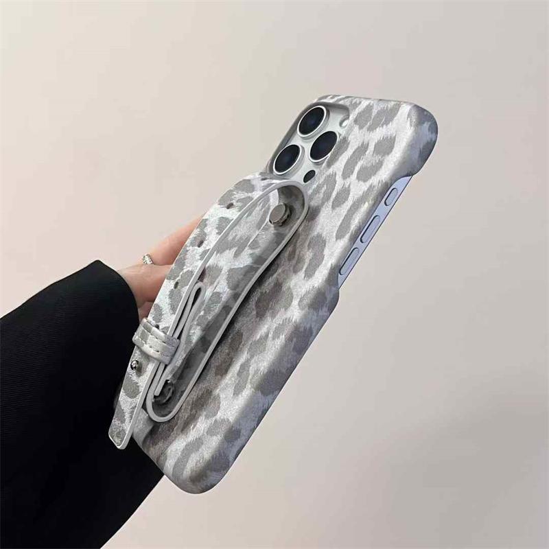 Luxury Leopard Print Wristband Holder Phone Case For iPhone 16 15 14 13 12 11 Pro Max Shockproof Cover
